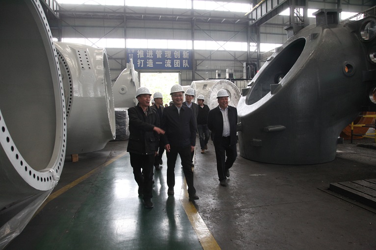 德陽市委常委、統戰部部長何明俊蒞臨仟坤集團調研復工復產情況